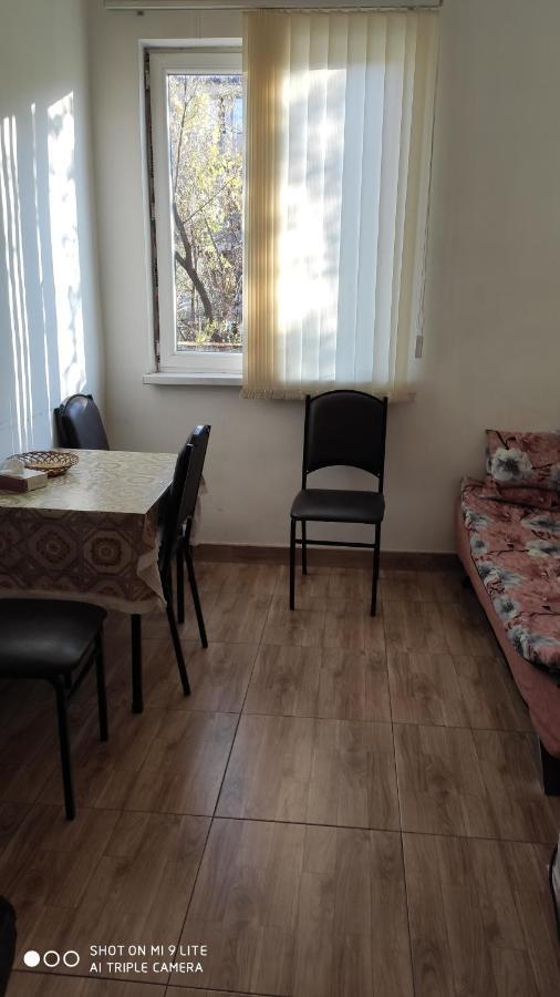 Apartments Azatutyan Avenue 9, Кв 19 예레반 외부 사진