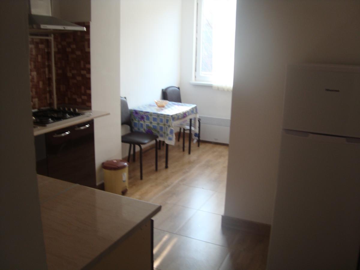 Apartments Azatutyan Avenue 9, Кв 19 예레반 외부 사진