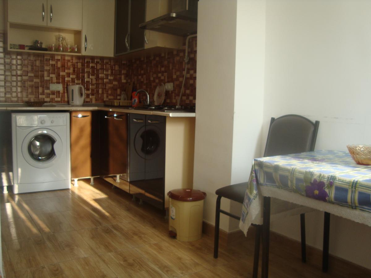 Apartments Azatutyan Avenue 9, Кв 19 예레반 외부 사진